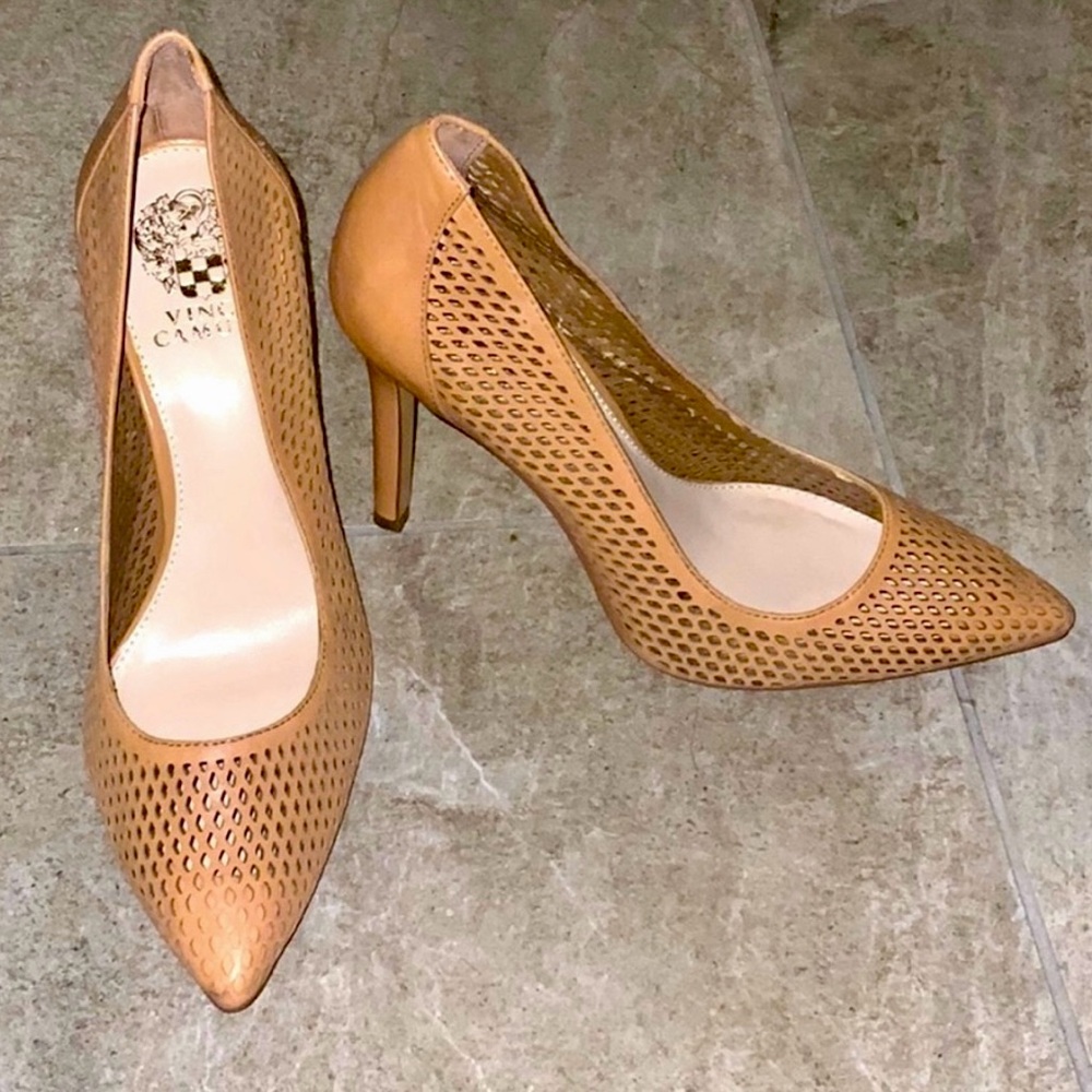 Vince Camuto Tan Leather Pointed Toe Intricate Cutout Heels Texture Size 7.5